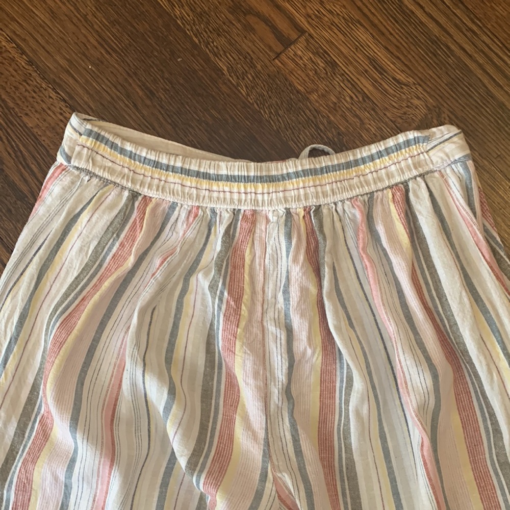 Lace from muted striped pants - Picture 5 of 5